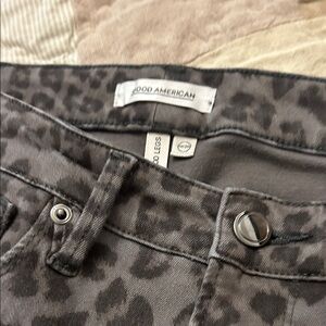 Good American Gray Leopard Skinny Jeans